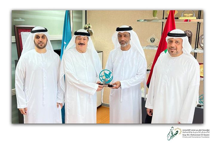 استقبل سعادة اللواء/ خليل داود بدران رئيس مجلس ادارة صندوق الفرج صباح الامس الاربعاء سعادة/ احمد راشد الزعابي امين عام المؤسسة وذلك بحضور سعادة/ برقان أحمد آل حماد نائب المدير العام والسيد/ صالح مسلم الكتبي مدير العلاقات العامة والاتصال الحكومي بالصندوق.