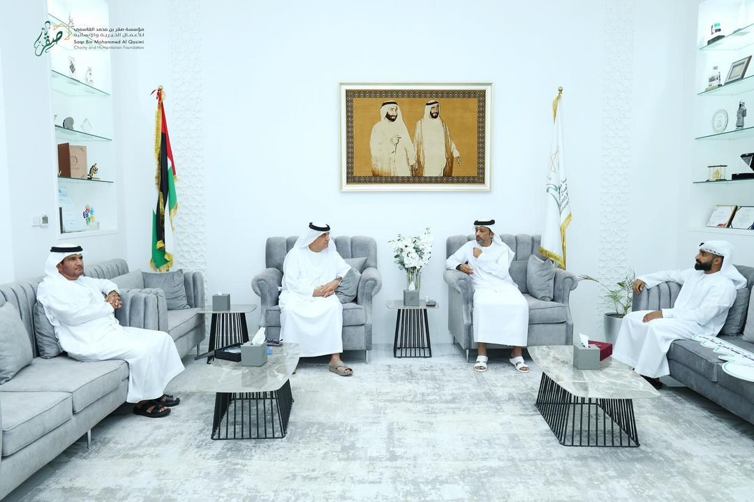 استقبلت مؤسسة صقر بن محمد القاسمي للأعمال الخيرية والإنسانية، بحضور سعادة أحمد راشد الزعابي، أمين عام المؤسسة، وفدًا من مستشفى شعم، برئاسة السيد/ أحمد المهبوبي مدير عام المستشفى